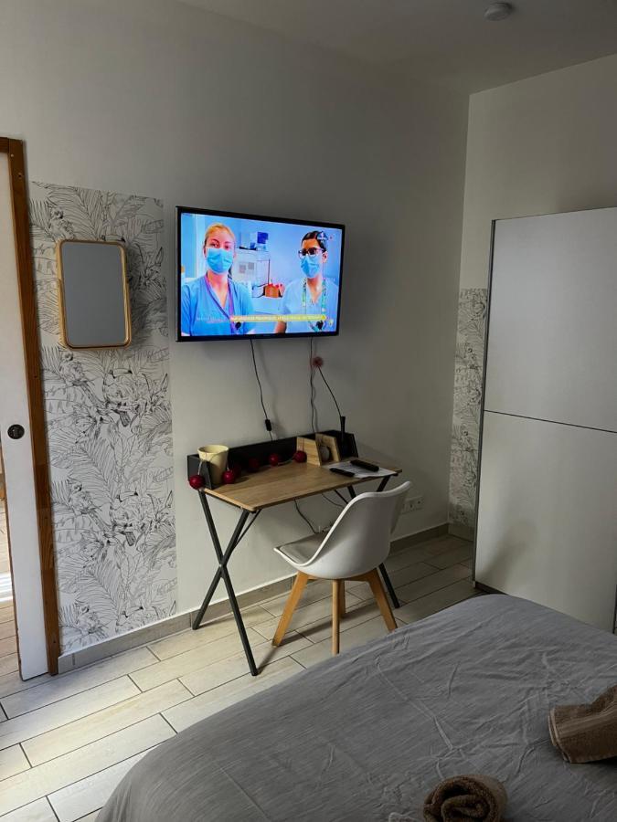 Joli Appartement Hypercentre T2, Classe Meuble De Tourisme 3 Avec Parking Gratuit Beziers Exterior photo