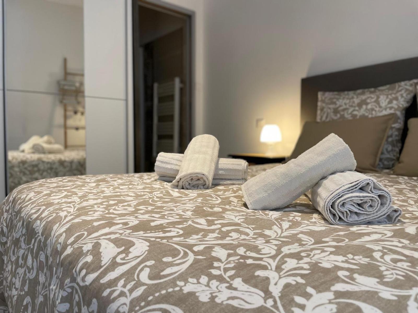 Joli Appartement Hypercentre T2, Classe Meuble De Tourisme 3 Avec Parking Gratuit Beziers Exterior photo