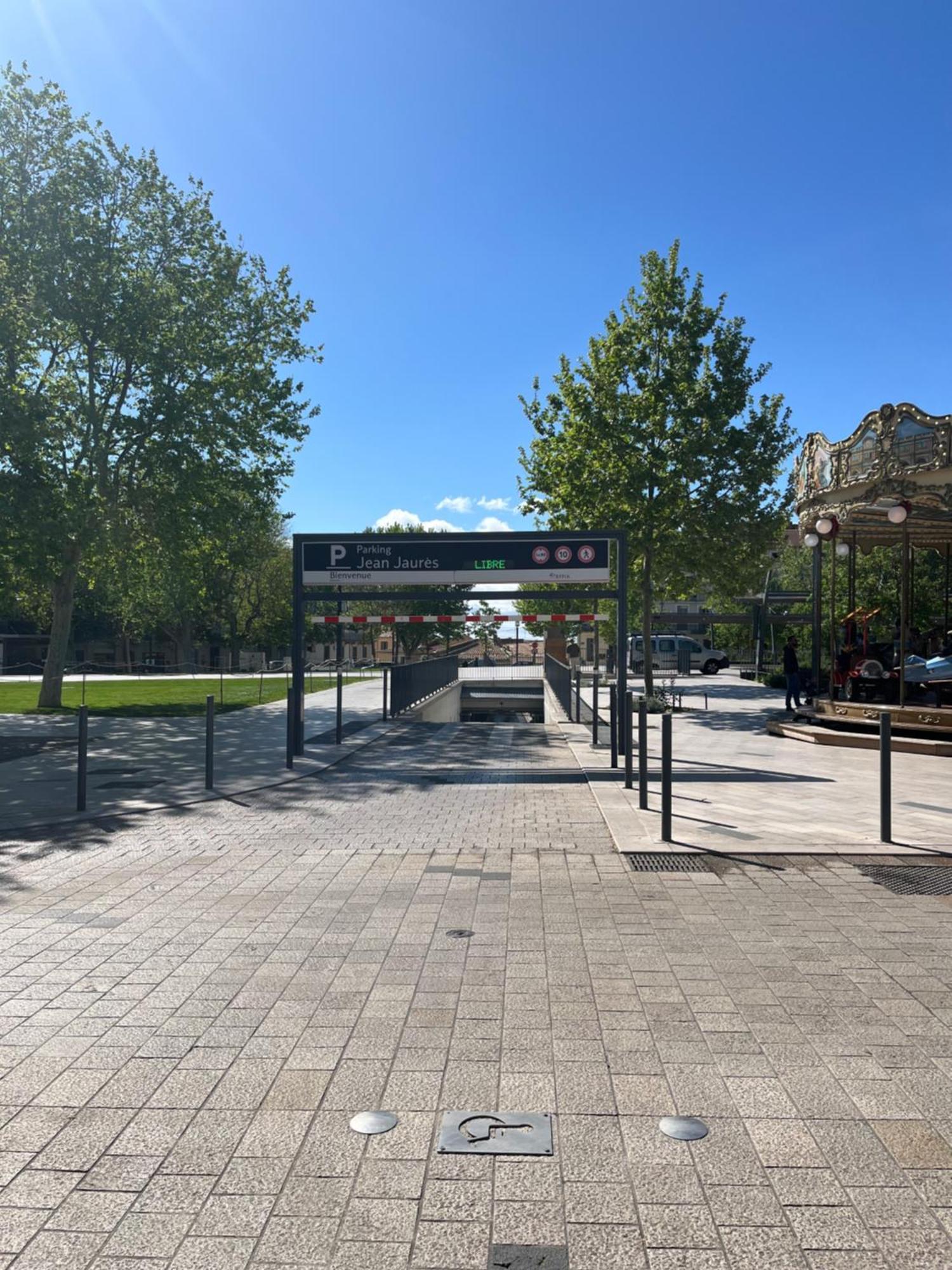 Joli Appartement Hypercentre T2, Classe Meuble De Tourisme 3 Avec Parking Gratuit Beziers Exterior photo